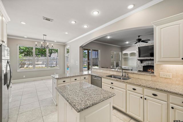 6446 Rochester Way, Tyler, TX 75703