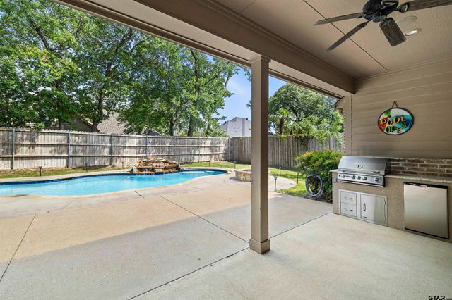6446 Rochester Way, Tyler, TX 75703