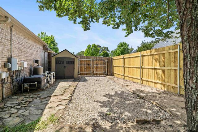 6446 Rochester Way, Tyler, TX 75703