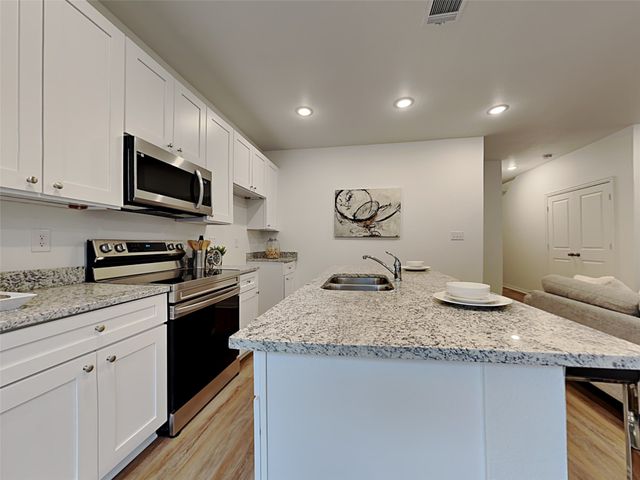 1301-1302 Boxwood Lane, Forest Hill, TX 76140
