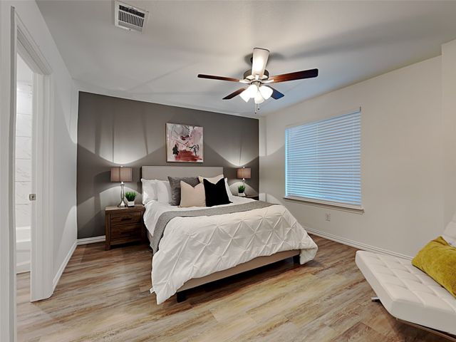 1301-1302 Boxwood Lane, Forest Hill, TX 76140