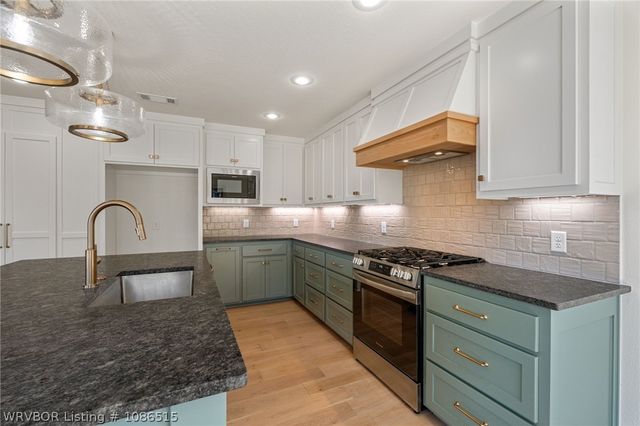 10200 Tyrrell Court, Fort Smith, AR 72916