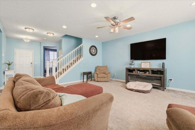 211 Leather Leaf Circle, Sunbury, OH 43074