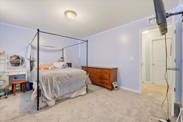 211 Leather Leaf Circle, Sunbury, OH 43074