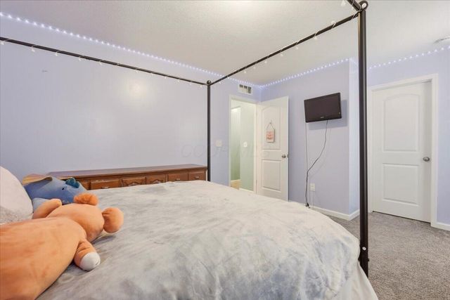 211 Leather Leaf Circle, Sunbury, OH 43074