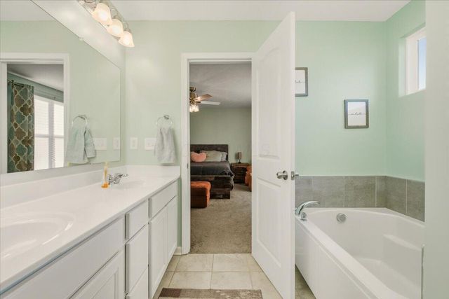 211 Leather Leaf Circle, Sunbury, OH 43074