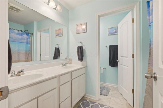 211 Leather Leaf Circle, Sunbury, OH 43074