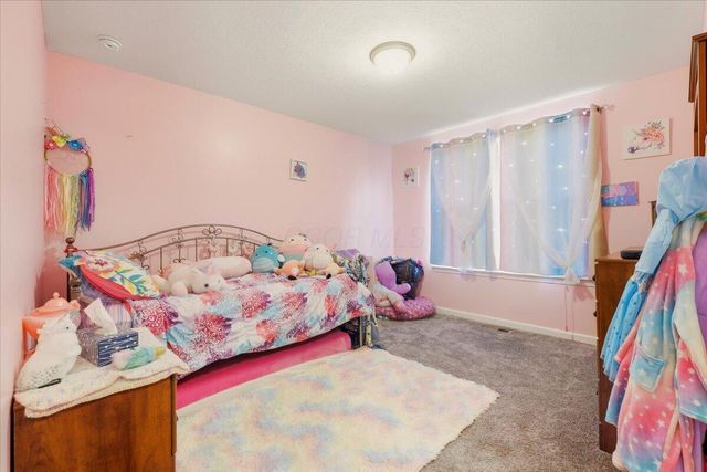 211 Leather Leaf Circle, Sunbury, OH 43074