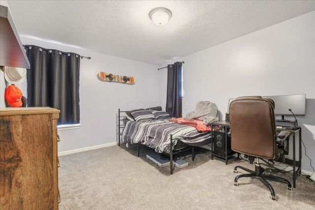 211 Leather Leaf Circle, Sunbury, OH 43074