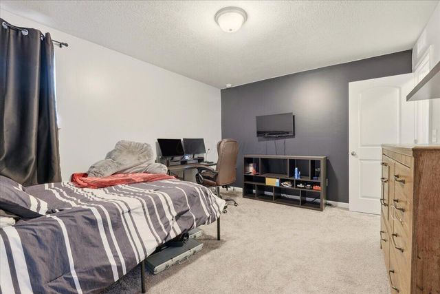 211 Leather Leaf Circle, Sunbury, OH 43074