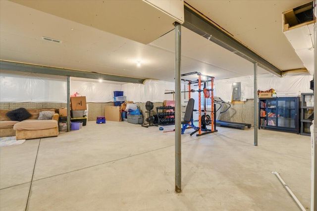 211 Leather Leaf Circle, Sunbury, OH 43074