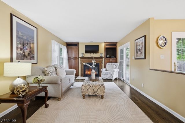 41 Alpine Way, Raritan Boro, NJ 08869