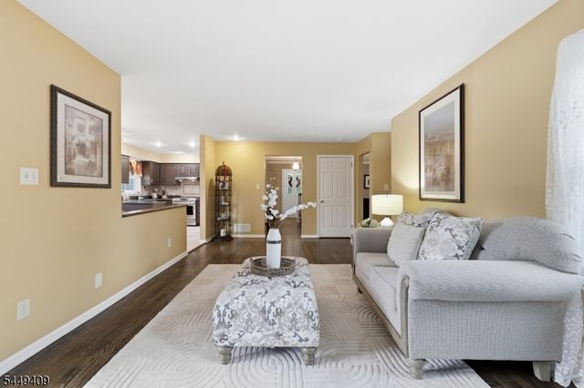 41 Alpine Way, Raritan Boro, NJ 08869