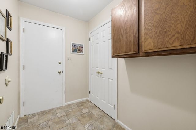 41 Alpine Way, Raritan Boro, NJ 08869