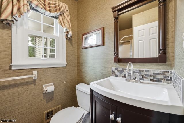 41 Alpine Way, Raritan Boro, NJ 08869