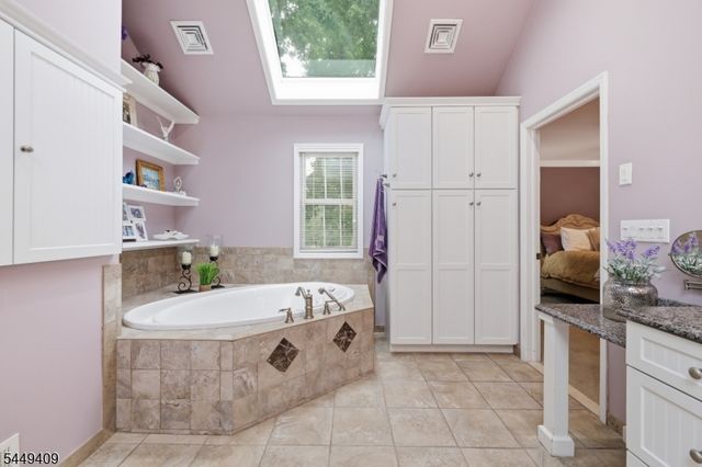 41 Alpine Way, Raritan Boro, NJ 08869