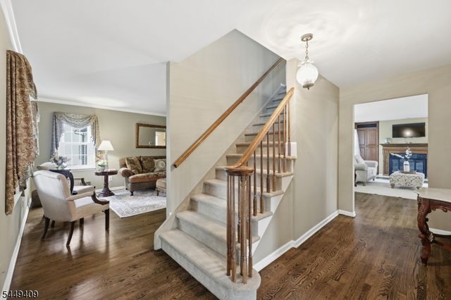 41 Alpine Way, Raritan Boro, NJ 08869