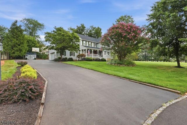 41 Alpine Way, Raritan Boro, NJ 08869