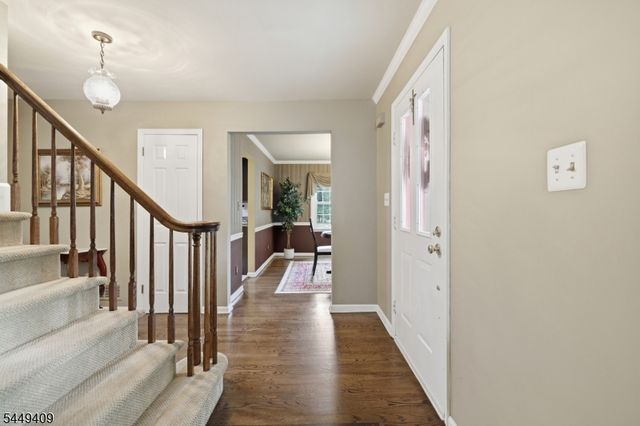 41 Alpine Way, Raritan Boro, NJ 08869