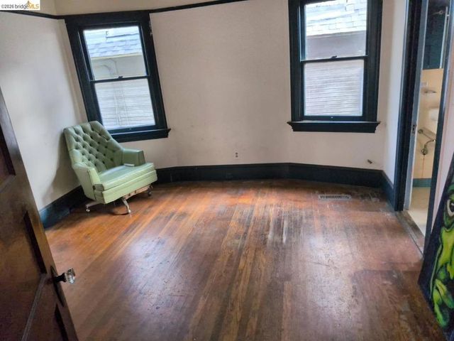 2911 Linden St, Oakland, CA 94608