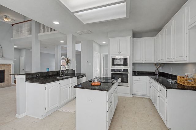 4706 Coventry Lane, Arlington, TX 76017