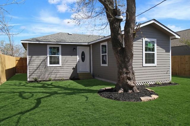 1623 W 6th Street, Freeport, TX 77541