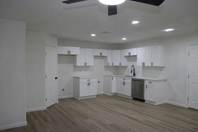 1623 W 6th Street, Freeport, TX 77541