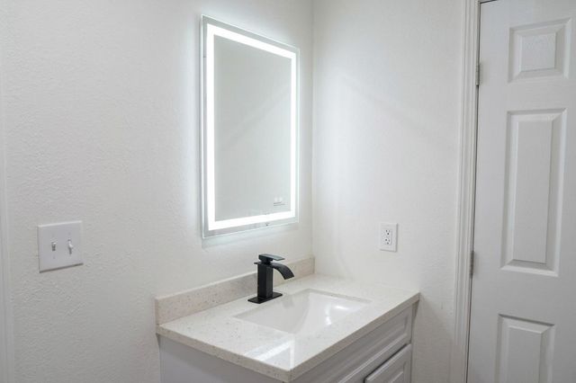 1623 W 6th Street, Freeport, TX 77541