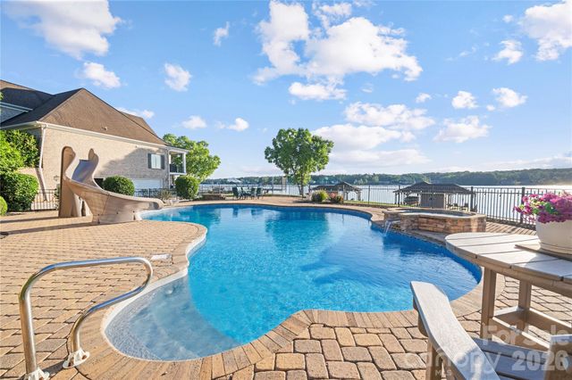 142 Forest Lake Court, Mount Gilead, NC 27306