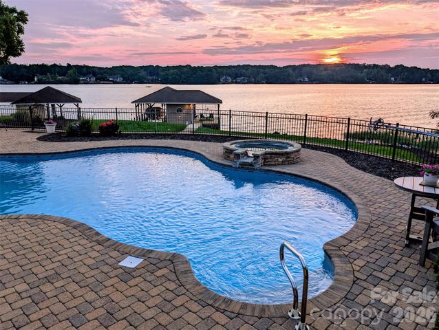 142 Forest Lake Court, Mount Gilead, NC 27306