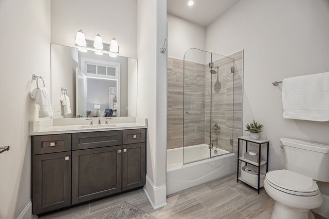 105 S Cottage Hill Avenue 204, Elmhurst, IL 60126