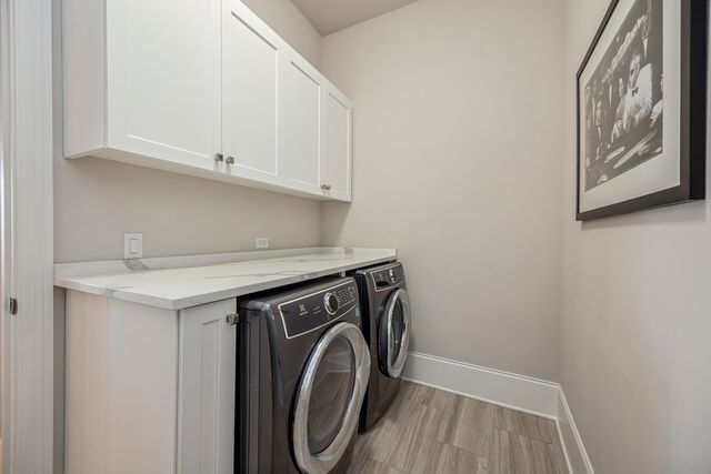 105 S Cottage Hill Avenue 204, Elmhurst, IL 60126