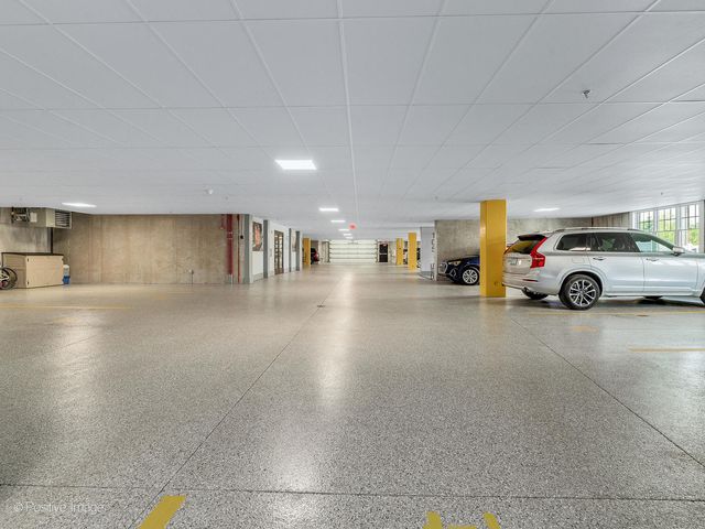 105 S Cottage Hill Avenue 204, Elmhurst, IL 60126