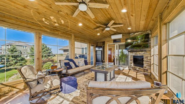 27193 Willow View Cir Circle, Harrisburg, SD 57032