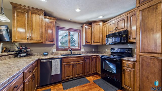 27193 Willow View Cir Circle, Harrisburg, SD 57032