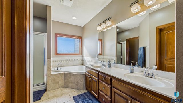 27193 Willow View Cir Circle, Harrisburg, SD 57032