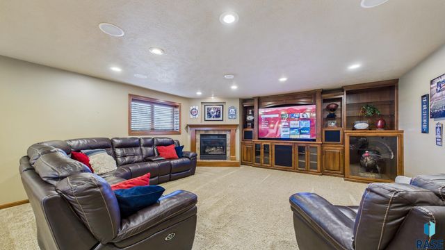 27193 Willow View Cir Circle, Harrisburg, SD 57032