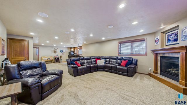 27193 Willow View Cir Circle, Harrisburg, SD 57032