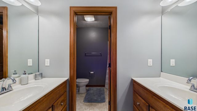 27193 Willow View Cir Circle, Harrisburg, SD 57032