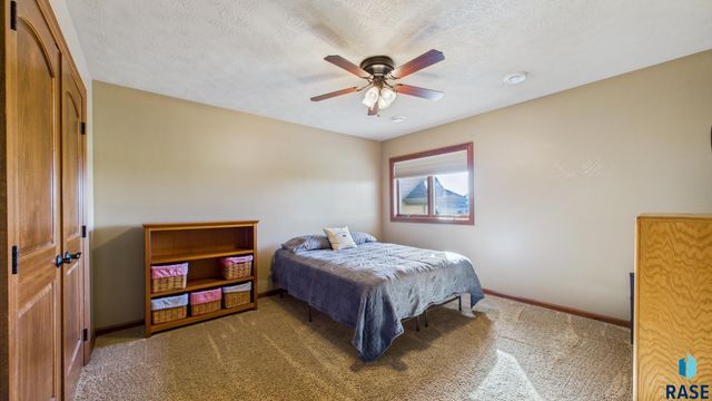 27193 Willow View Cir Circle, Harrisburg, SD 57032