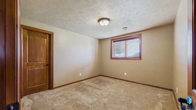 27193 Willow View Cir Circle, Harrisburg, SD 57032