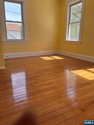 295 Pine Street, Lyndhurst, NJ 07071