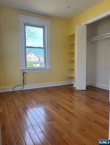 295 Pine Street, Lyndhurst, NJ 07071