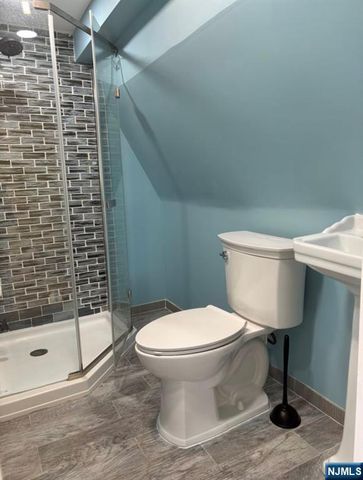 295 Pine Street, Lyndhurst, NJ 07071
