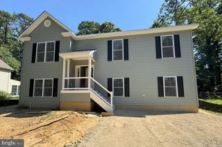 484 LAKE DR, Lusby, MD 20657