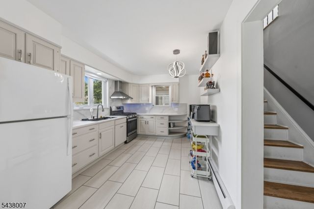 136 Glendale Dr, Ewing Twp., NJ 08618