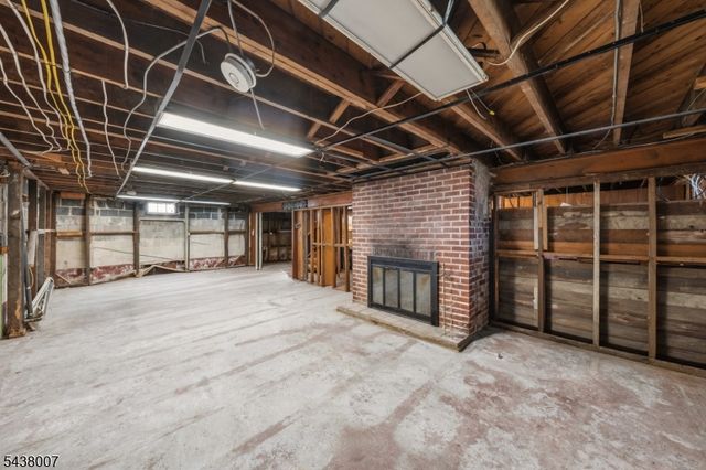 136 Glendale Dr, Ewing Twp., NJ 08618