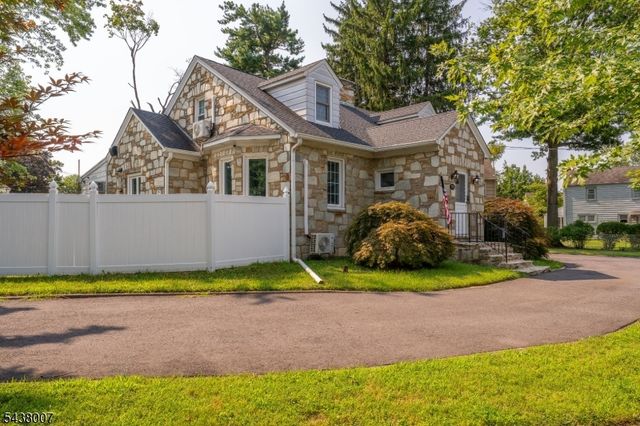 136 Glendale Dr, Ewing Twp., NJ 08618