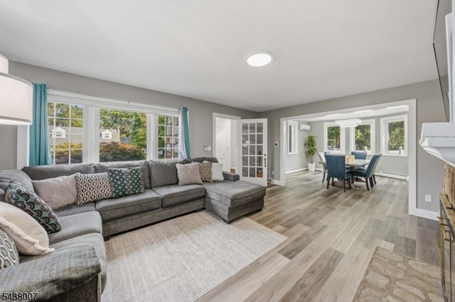 136 Glendale Dr, Ewing Twp., NJ 08618