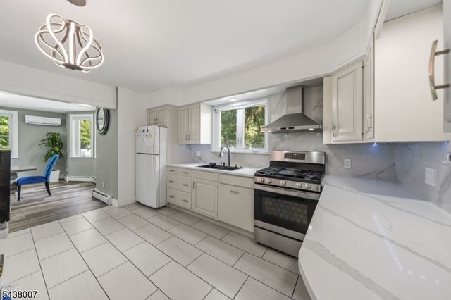 136 Glendale Dr, Ewing Twp., NJ 08618